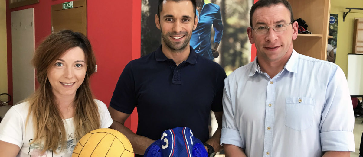 Tims. sa ženskom vaterpolo reprezentacijom Srbije